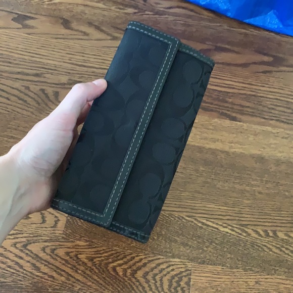 COACH wallet - Picture 4 of 6